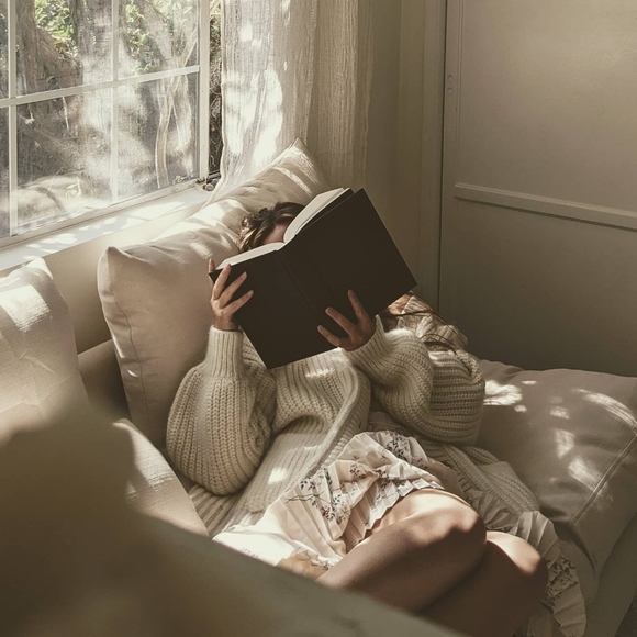 Meet your Posher, Nina - Picture 2 of 4